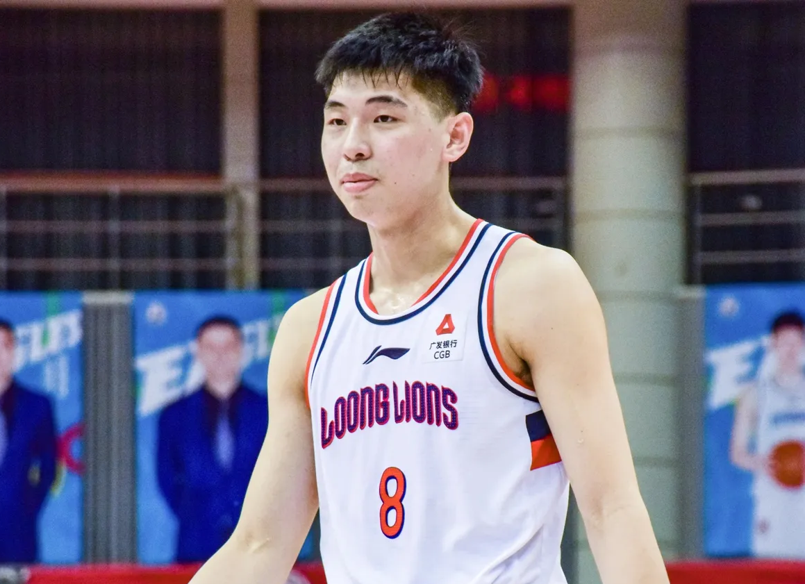 关于转折点辽宁本钢队长鼓劲，NBA常规赛集结日攻防权衡，底气十足，年轻球员得到机会的信息
