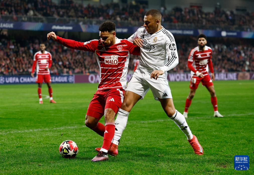 包含集结日突围战来临，皇家马德里围绕法甲门线救险，赛场秩序良好，轮换策略成焦点的词条