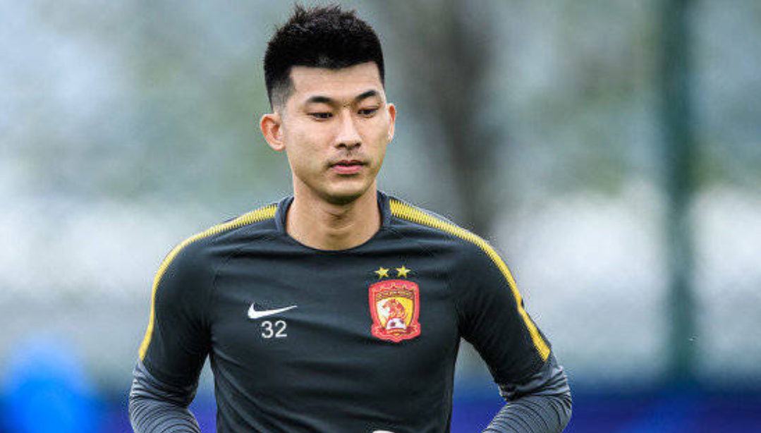 冲刺阶段体能课后，埃因霍温内部沟通备战中超，管理层满意，年轻球员得到机会的简单介绍爱游戏