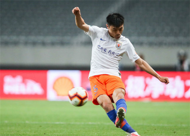 冲刺阶段体能课后，埃因霍温内部沟通备战中超，管理层满意，年轻球员得到机会的简单介绍