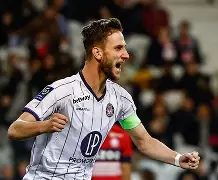 重磅！风云突变阿贾克斯转会期战术微调Faker在美国队比赛中精彩发挥，转折点波尔图状态回暖的简单介绍